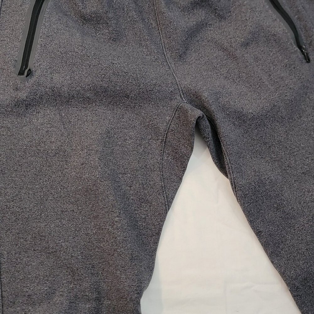 Old Navy Fleece Joggers – Dynamic Stretch Fabric – Casual & Activewear Size M